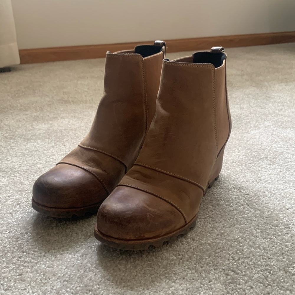 Sorel Women's Tan Leather Ankle Booties